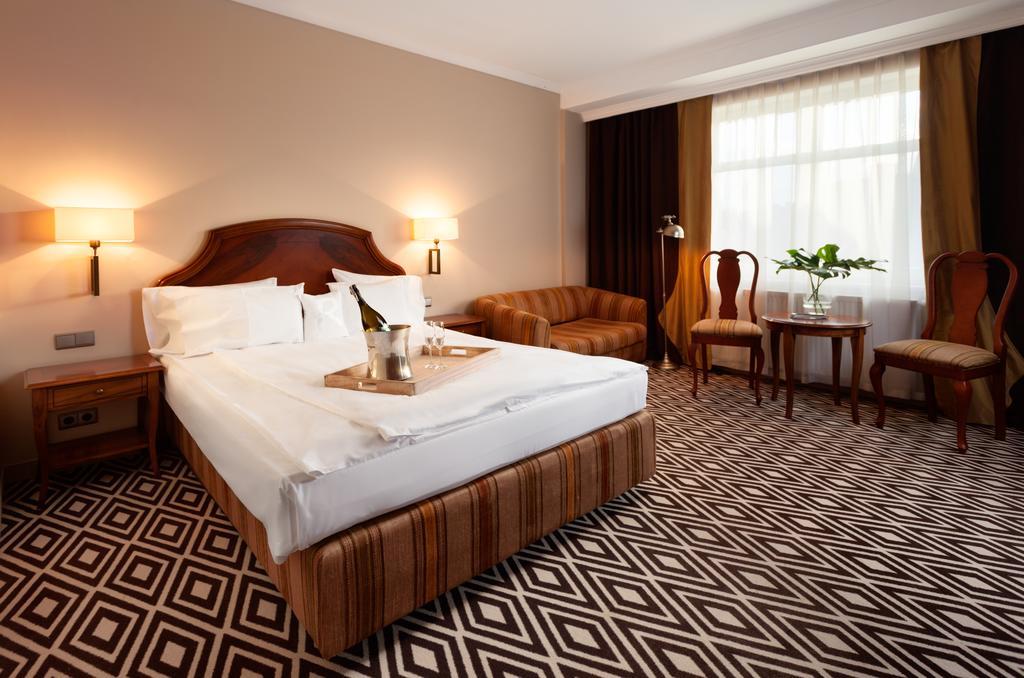 Hotel Rejs อุสตกา ภายนอก รูปภาพ